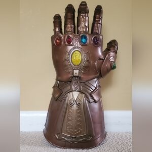 Marvel Legends Thanos Articulated Electronic Infinity Gauntlet 19" Tall